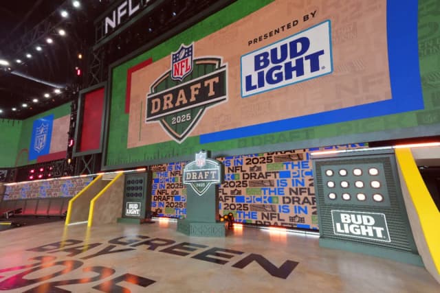 Detroit Lions Bolster Defense, Select Tyleik Williams In NFL Draft