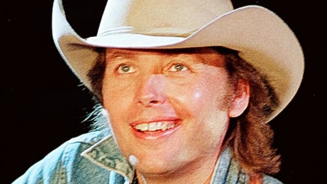 Dwight Yoakam Found Success After Nashville System Rejection