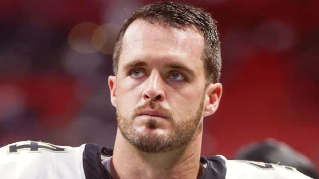 Derek Carr Addresses Shoulder Injury Speculation, Team Communication