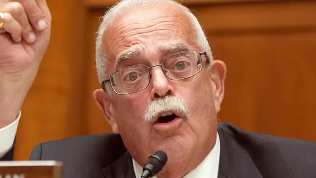 Rep Gerry Connolly Questions CDC FOIA Staff Cuts, Demands Answers