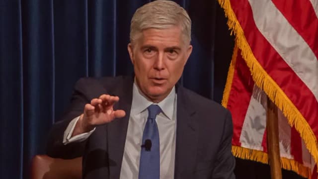 Gorsuch Rebukes Lawyer Lisa Blatt in Heated Court Exchange