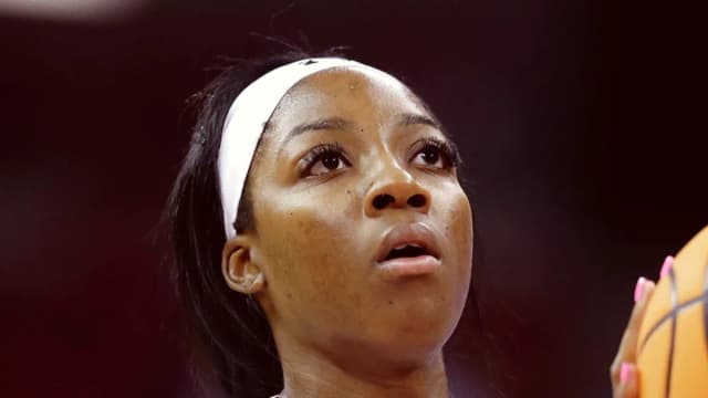 UConn Hosts Serah Williams As Forward Eyes Transfer Decision
