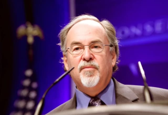 Conservative Commentator David Horowitz, Author, Dies at 86
