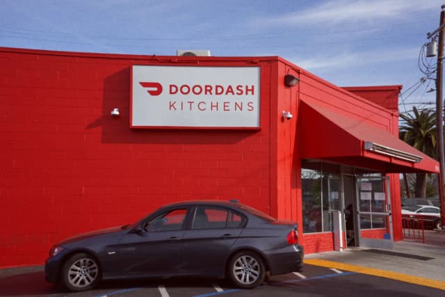 DoorDash Announces Merchant Tool Updates Amidst Stock Valuation Debate