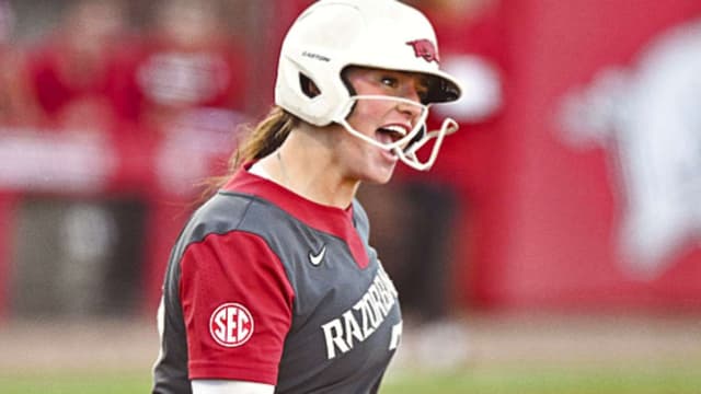 No. 6 Arkansas Softball Takes Down LSU in Opener at Bogle Park