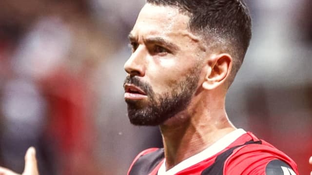 Nice Hosts Reims in Ligue 1 Match As Champions League Race Heats