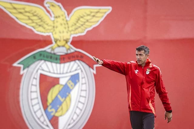 Benfica Announces Lineup for Estoril Praia Match Amid Title Race