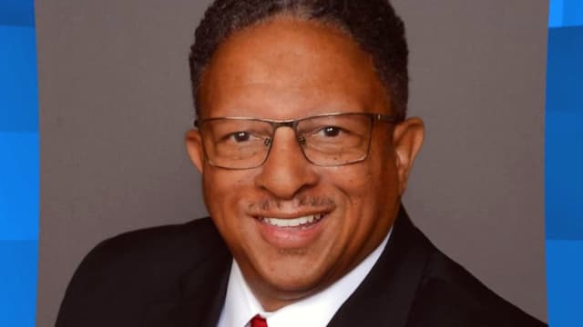 Lake Charles Mayor Race. Challenger Simien Unseats Nic Hunter