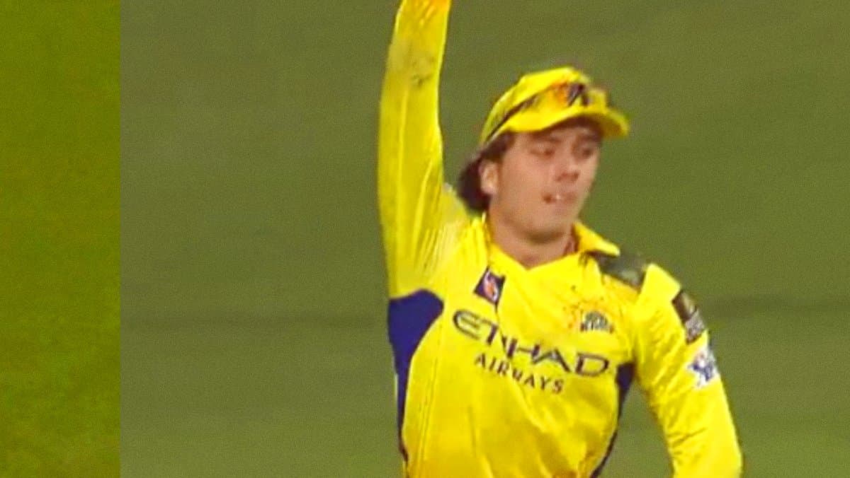 Dewald Brevis Robs Shashank Singh With Spectacular Catch in IPL
