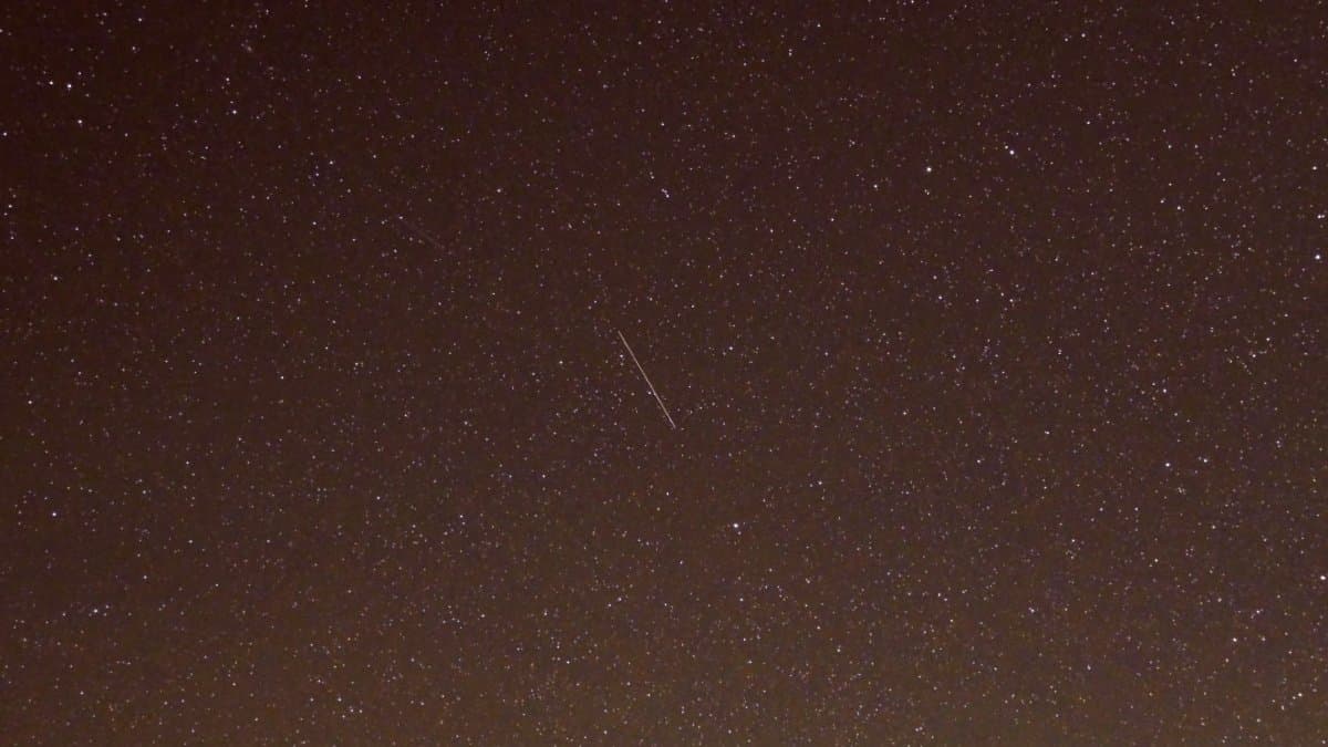 Eta Aquarid Meteor Shower Peak Linked To Halley's Comet Dust