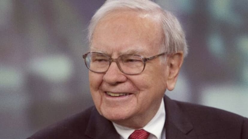 Buffett Defends Coca-Cola and Junk Food Diet at Annual Meeting