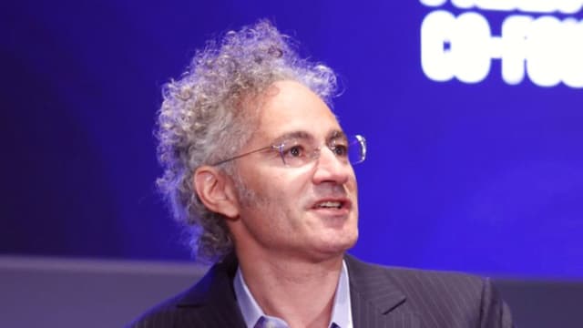 Palantir Stock Declines After Sales Forecast Disappoints