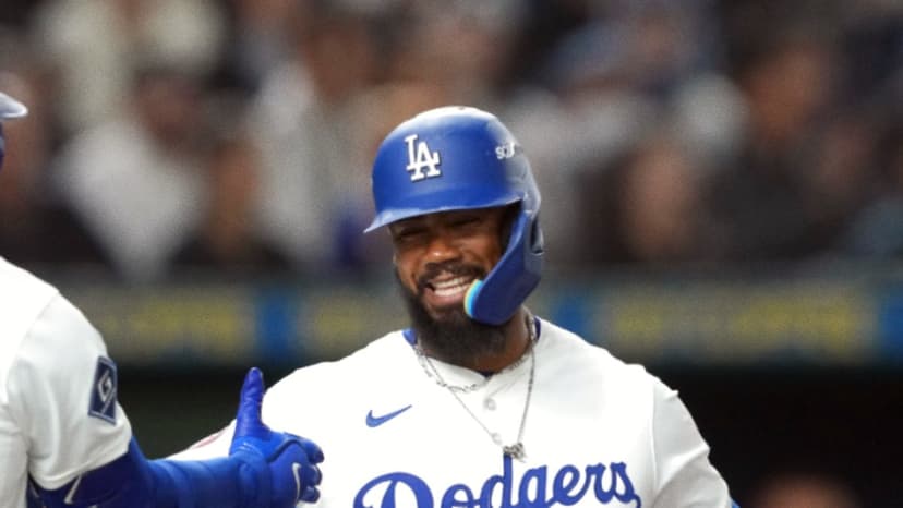 Dodgers, Marlins Meet Monday as Betting Odds Favor Los Angeles