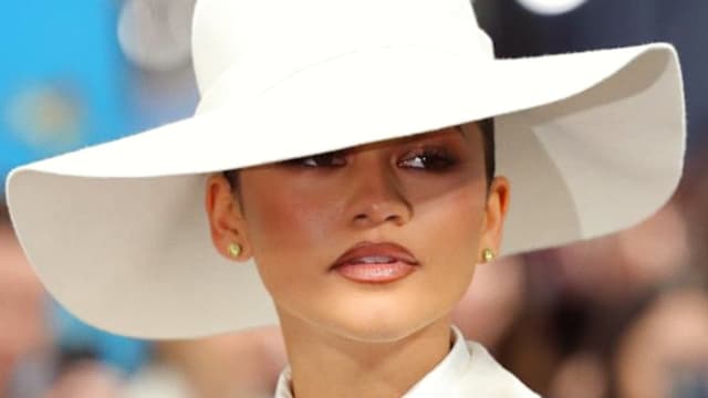 Lewis Hamilton Attends 2025 Met Gala As Co-Chair in Cream Suit