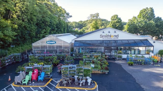 Smithland Pet and Garden Closing All Stores After 40 Years