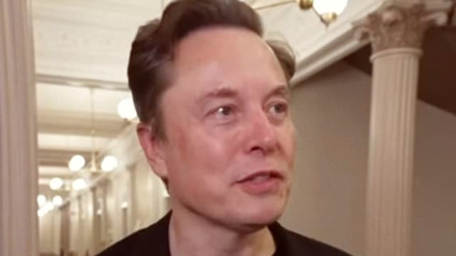 Elon Musk Pushes Mars Colonization As Life Insurance for Earth