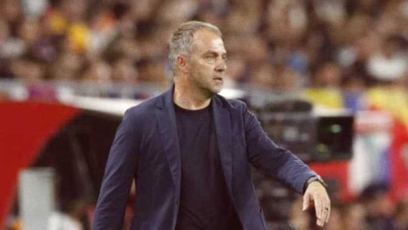 Héctor Fort Faces Uncertainty at Barcelona Amid Performance Debate