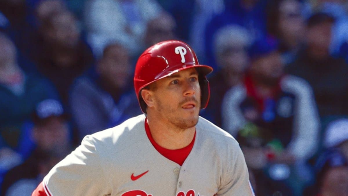 J.T. Realmuto Leaves Game With Bruised Foot, Day-to-Day Status